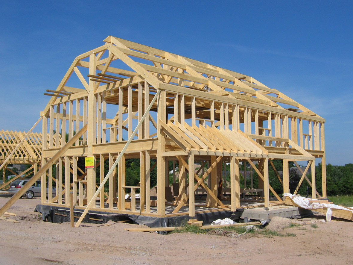 Maison à ossature en bois en construction Robinet